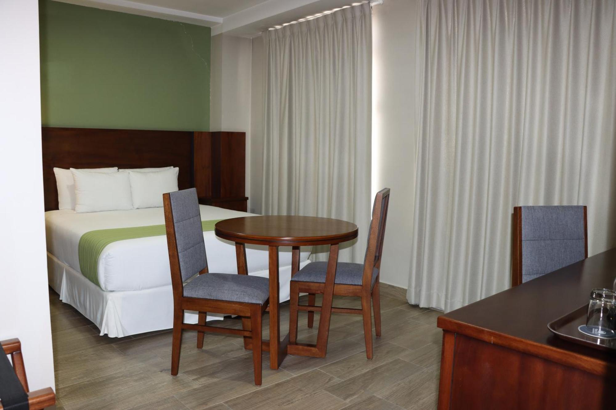 Hotel San Agustin Plaza Latacunga Dış mekan fotoğraf