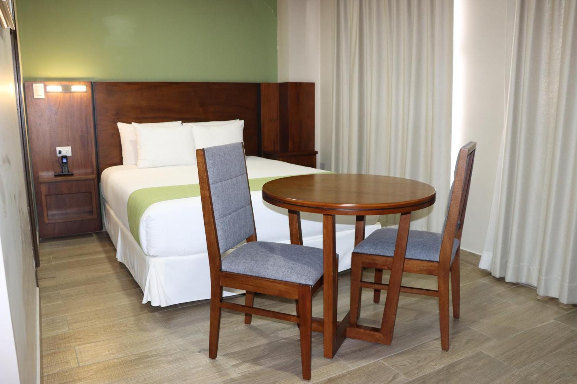 Hotel San Agustin Plaza Latacunga Dış mekan fotoğraf