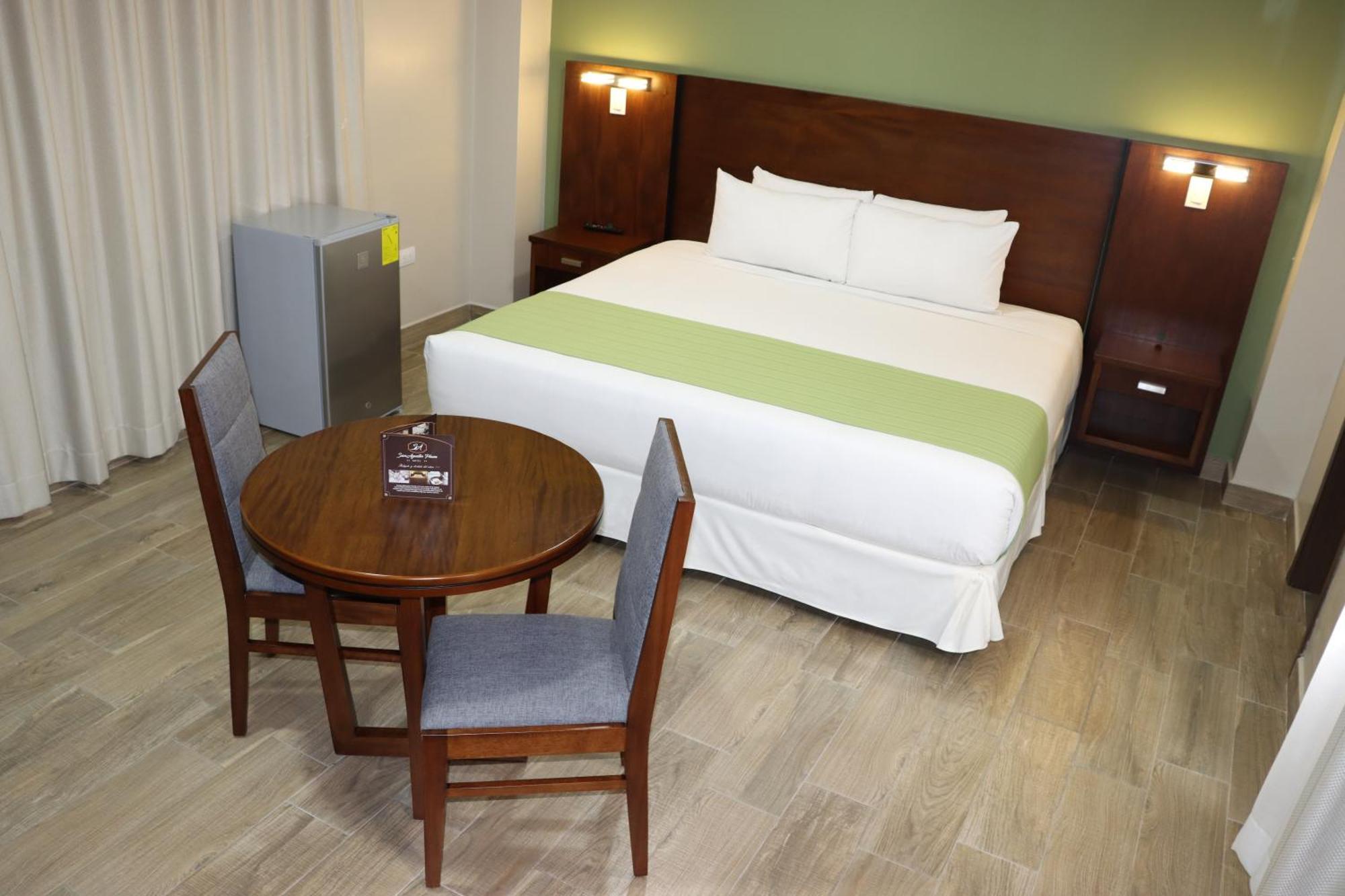 Hotel San Agustin Plaza Latacunga Dış mekan fotoğraf
