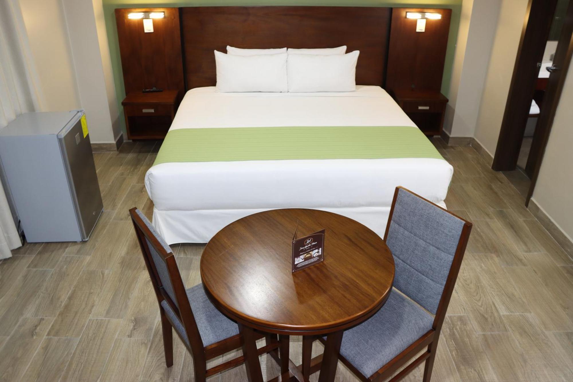 Hotel San Agustin Plaza Latacunga Dış mekan fotoğraf